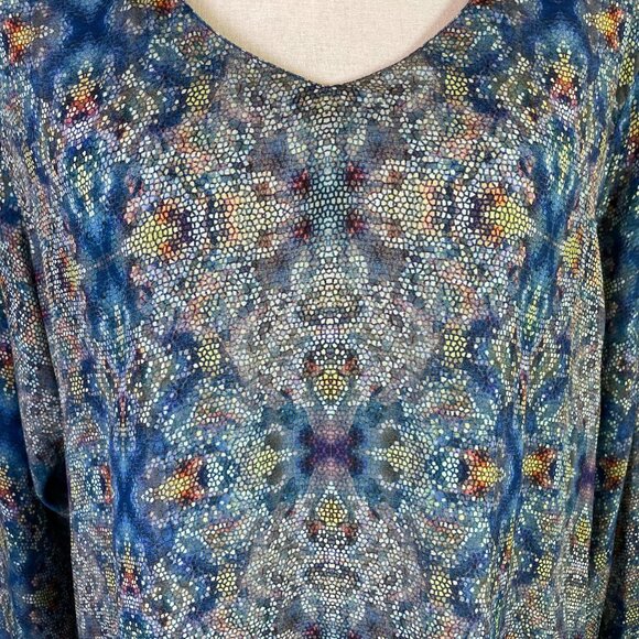 APNY Silky Tunic Size L 3/4 Sleeves V Neck Blue Abstract Snakeskin Print - Picture 2 of 10